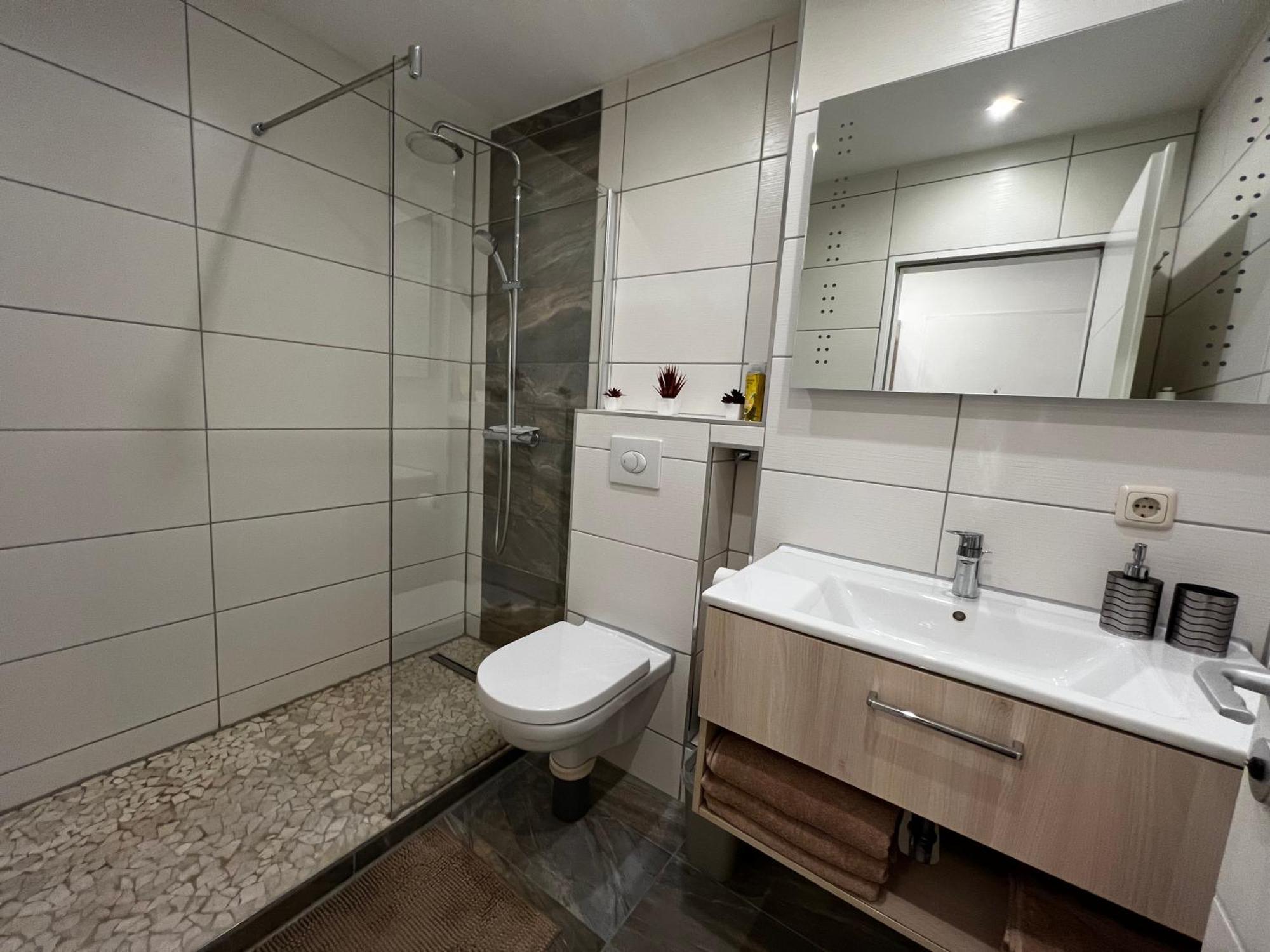 Modern Apartment เอาก์สเบิร์ก ภายนอก รูปภาพ