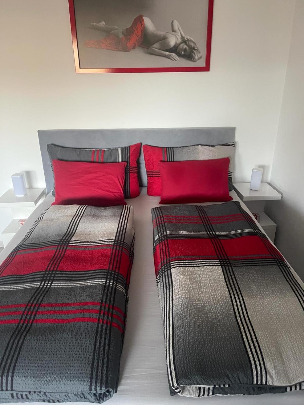 Modern Apartment เอาก์สเบิร์ก ภายนอก รูปภาพ