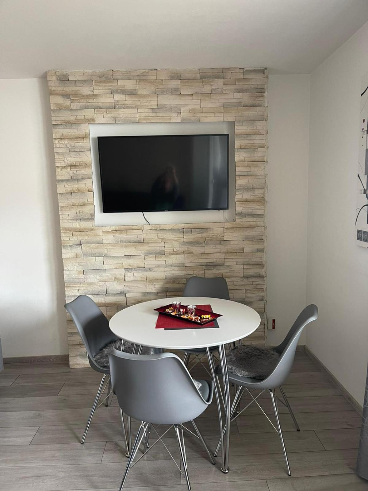 Modern Apartment เอาก์สเบิร์ก ภายนอก รูปภาพ